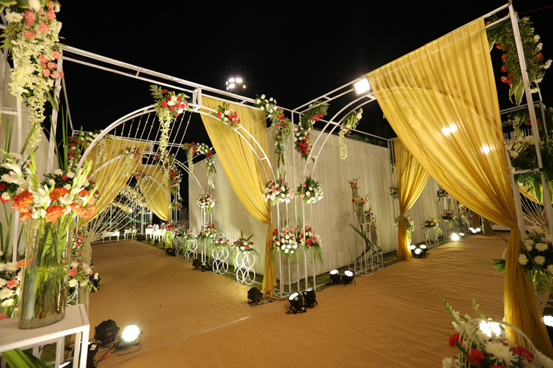 Luxury Mandap setup with Crimson and Gold styling